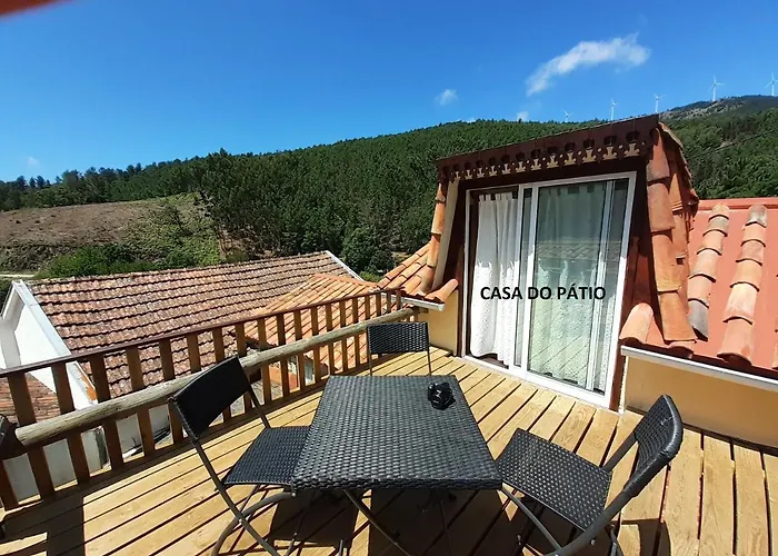 Casa Do Pátio E Casa Da Serra *